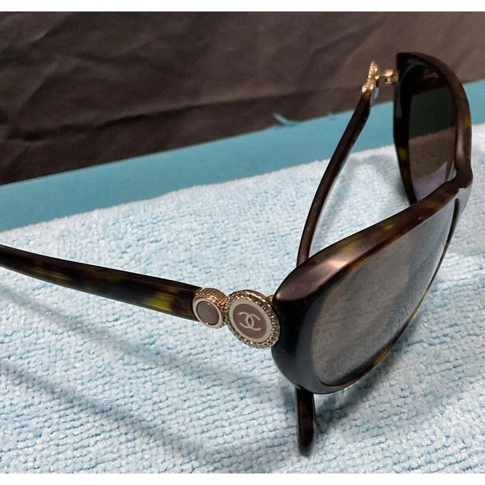 Chanel Womens Bouton Collection Sunglasses Tortoise Shell Frames Pink CC Button